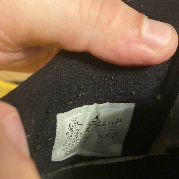 Size 6.5y Jordan 11 “Legend Blue” Low Top - Picture 5 of 6